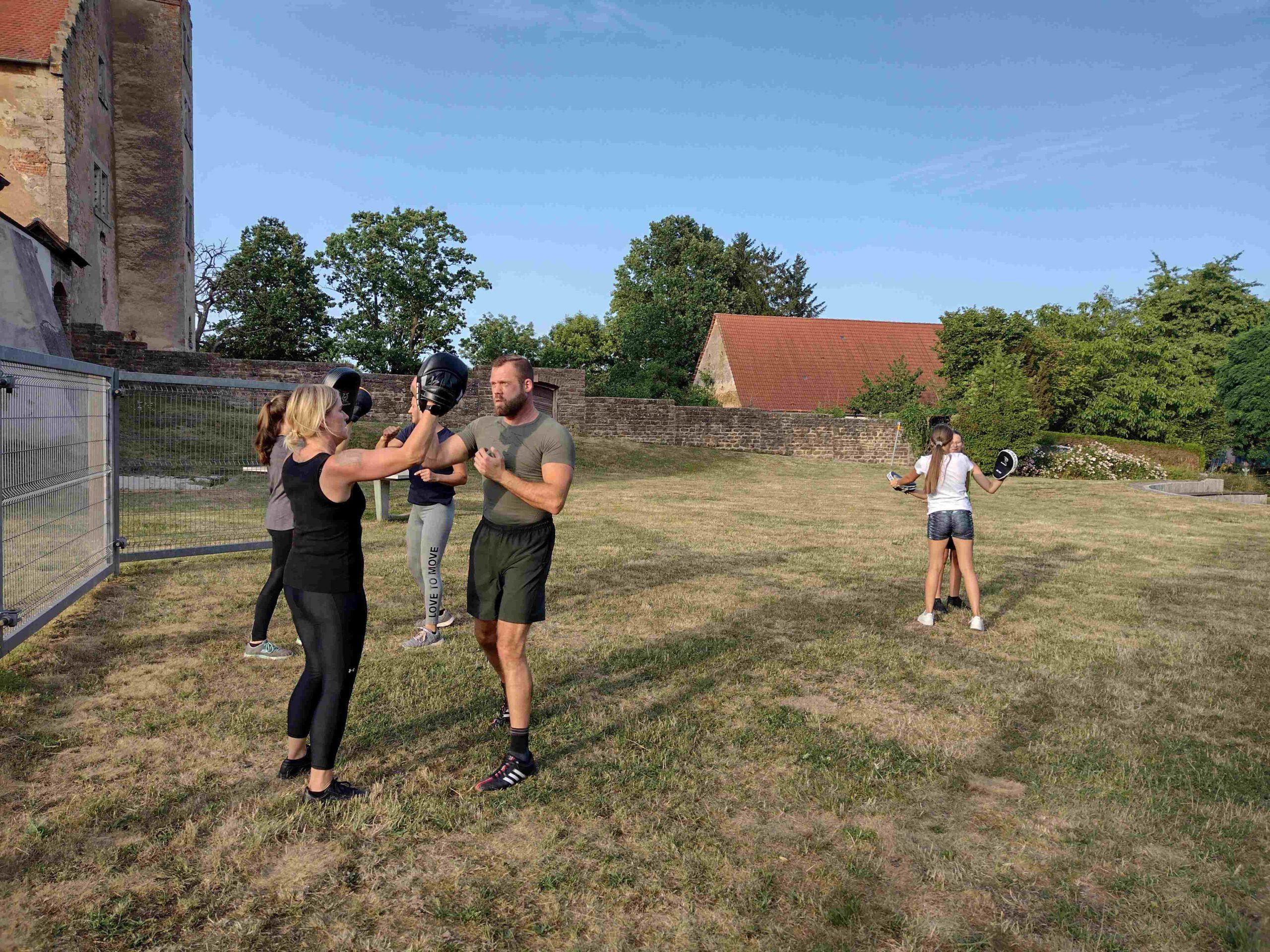 Praxisnahes Krav-Maga-Training bei KMC