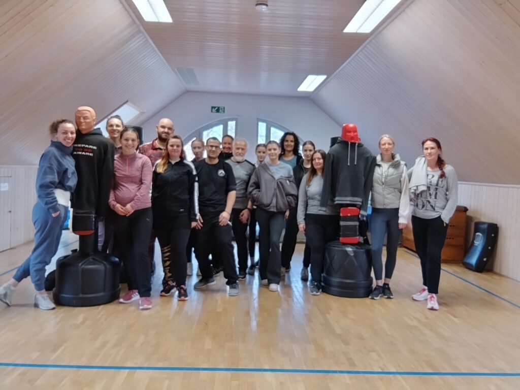 Seminar und Kurs fuer Selbstverteidigung am Hesselberg - Abschlussfoto