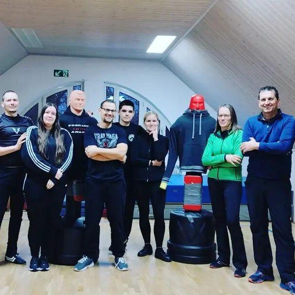 Selbstschutzübung in einem Protactics-Combatives-Kurs